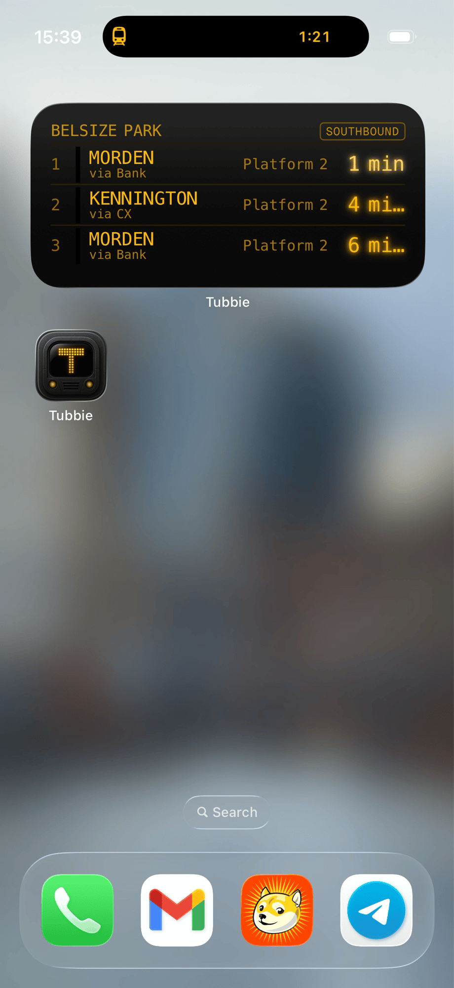 Tubbie Home Screen widget. Arrivals widget pinned to the Home Screen, showing the next trains at a chosen station and direction.
